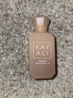 Kayali Freedom Musk Matcha 45 Body Elixir - Nude Brown